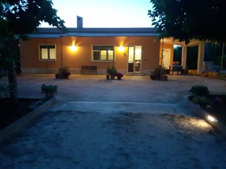 Villa in Affitto a San Vito dei Normanni, zona Cellari, 80 m², arredato