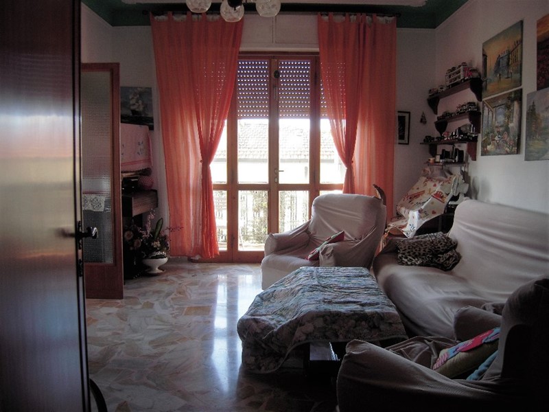 Villa bifamiliare in Vendita a Cascina, zona San Lorenzo Alle Corti, 210'000€, 100 m², con Box