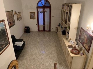 Casa Indipendente in Vendita a Vinci, zona Sovigliana, 380'000€, 180 m², con Box