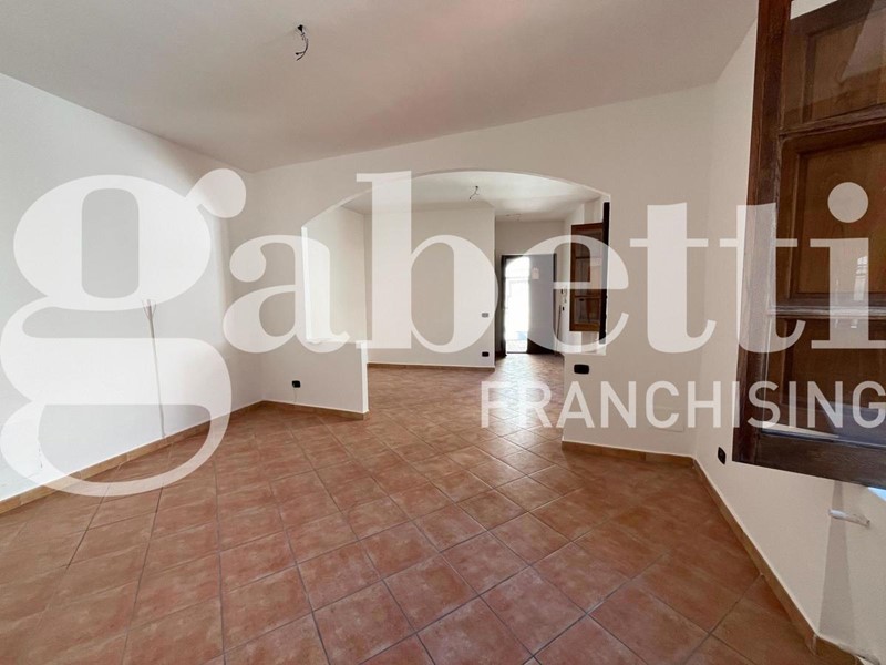 Appartamento in Vendita a Orsomarso, 55'000€, 100 m²