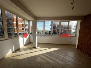 Trilocale in Vendita a Pomezia, zona Torvaianica, 125'000€, 80 m²