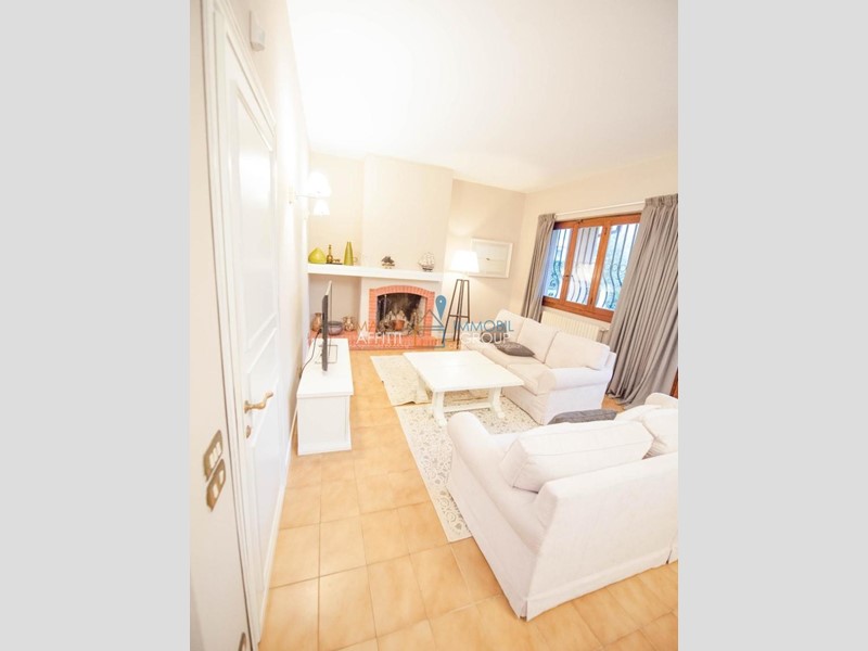 Casa Indipendente in Vendita a Forte dei Marmi, 410 m², arredato