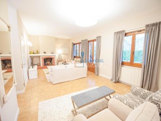 Casa Indipendente in Vendita a Forte dei Marmi, 410 m², arredato