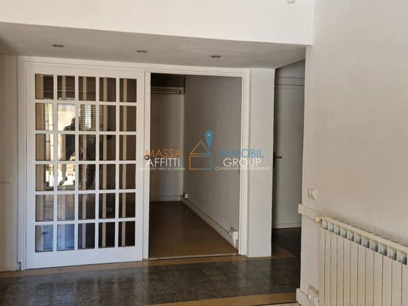 Quadrilocale in Vendita a Massa, zona Marina Di Massa, 240'000€, 70 m²