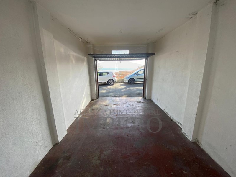 Box in Vendita a Ventimiglia, zona San Secondo, 25'000€, 18 m², con Box