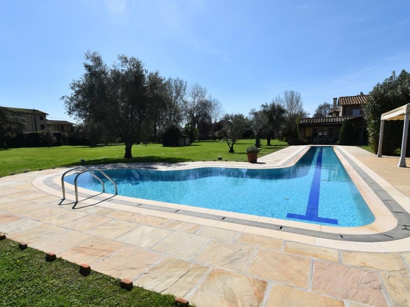 Villa in Vendita a Pietrasanta, 9'000'000€, 300 m²