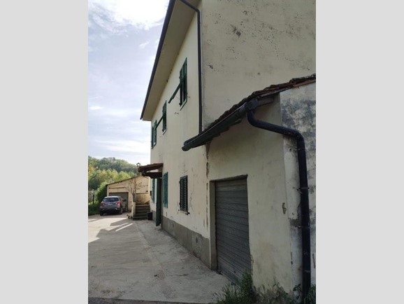 Appartamento in Vendita a Empoli, zona Casenuove, 200'000€, 120 m²