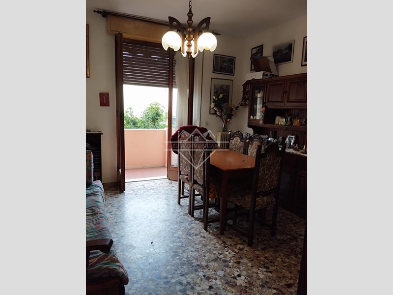 Appartamento in Vendita a Massa, 160'000€, 105 m²