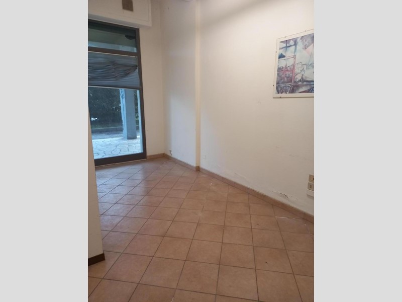 Immobile commerciale in Affitto a Pisa, 600€, 35 m²