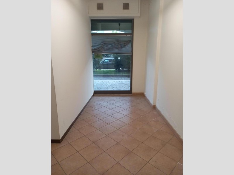 Immobile commerciale in Affitto a Pisa, 600€, 35 m²