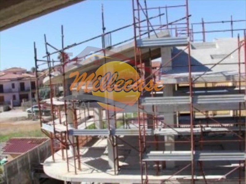 Villa in Vendita a Siracusa, zona Pizzuta, 158'000&euro;, 300 m²