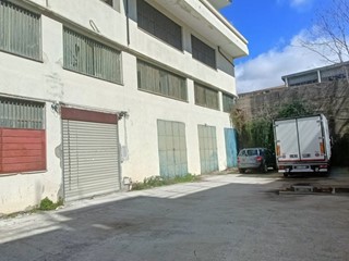 Box in Vendita a Lamezia Terme, 350'000€, 1000 m²