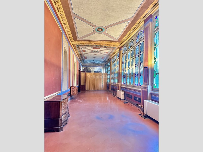 Ufficio in Affitto a Faenza, zona Centro Storico, 168 m²