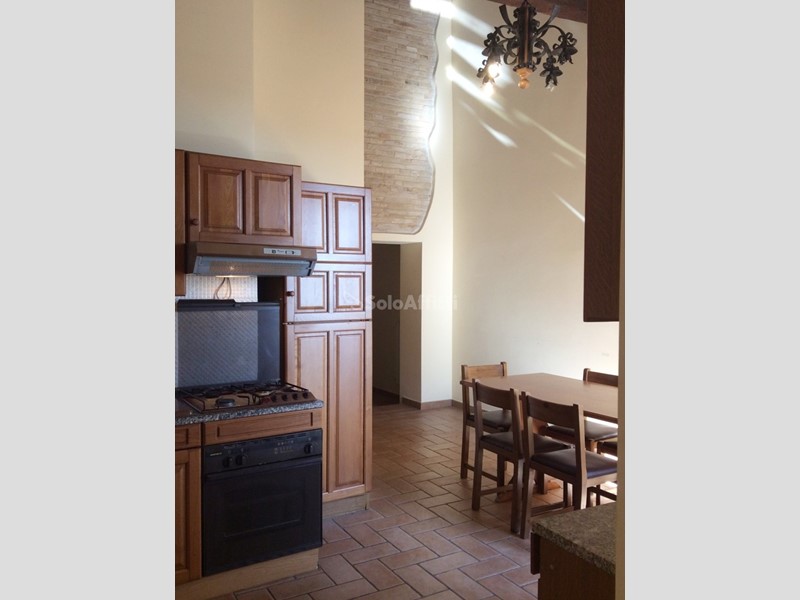 Quadrilocale in Affitto a Macerata, zona Centro, 704€, 80 m², arredato