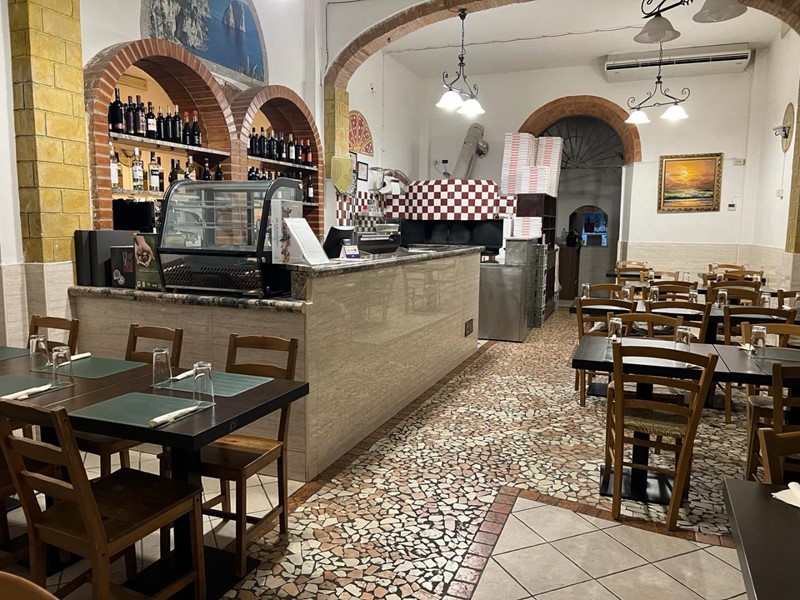 Attività commerciale in Vendita a Pisa, 30'000€, 100 m²