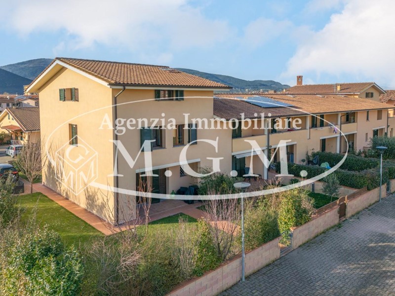 Villetta a schiera in Vendita a Bientina, 425'000€, 200 m²