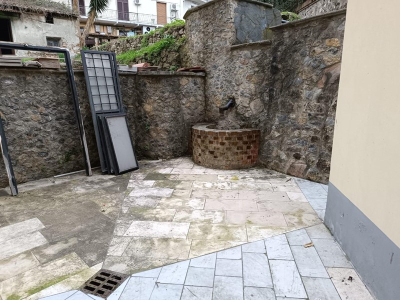 Casa Indipendente in Vendita a Carrara, 290'000€, 95 m², arredato