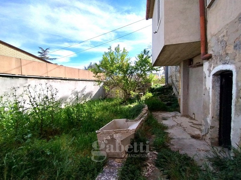 Casa Indipendente in Vendita a Campodipietra, 55'000€, 205 m²