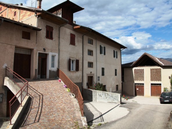 Rustico in Vendita a Contà, zona Flavon, 160'000€, 350 m²