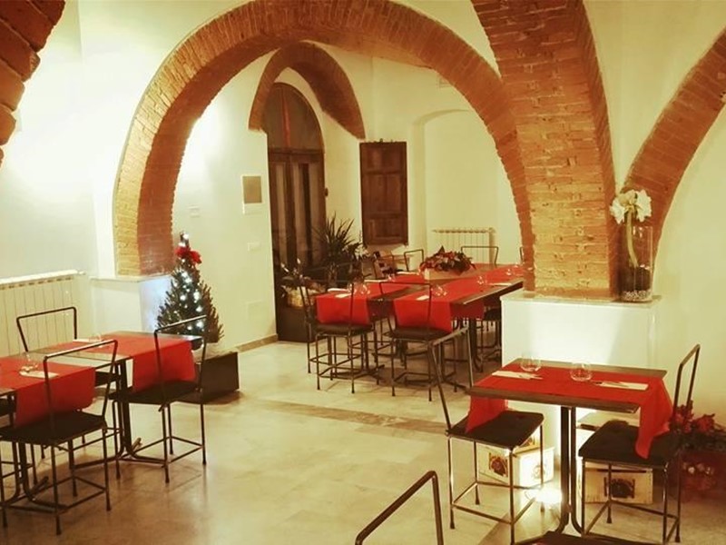 Immobile commerciale in Vendita a Carrara, 168'000€, 135 m²