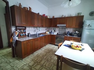 Casa Indipendente in Vendita a Luni, zona Isola, 165'000€, 115 m²