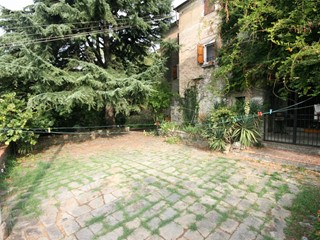 Casale in Vendita a Carrara, 450'000€, 300 m², arredato