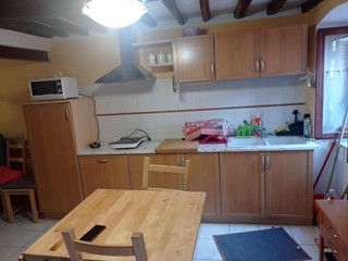 Monolocale in Vendita a Carrara, zona Castelpoggio, 38'000€, 28 m², arredato