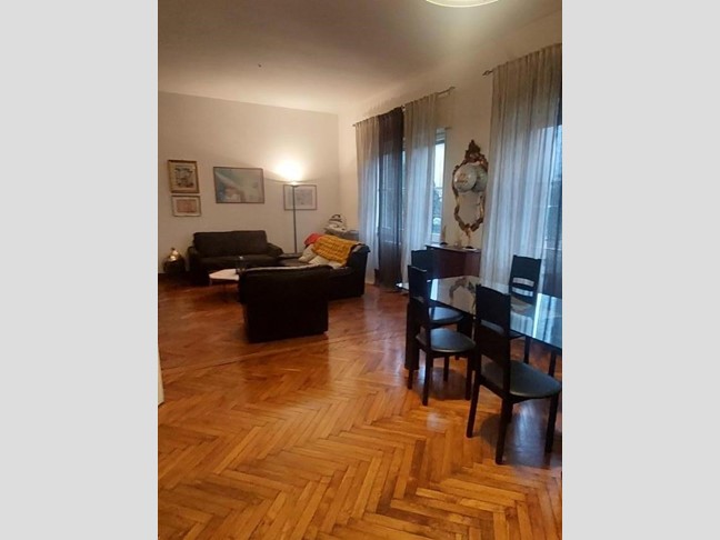 Appartamento in Vendita a Carrara, zona Avenza, 240'000€, 140 m², con Box