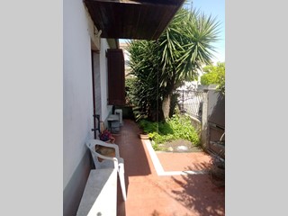 Villa bifamiliare in Vendita a Carrara, zona Nazzano, 250'000€, 130 m², arredato