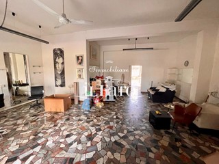 Negozio in Vendita a Viareggio, 120'000€, 85 m²