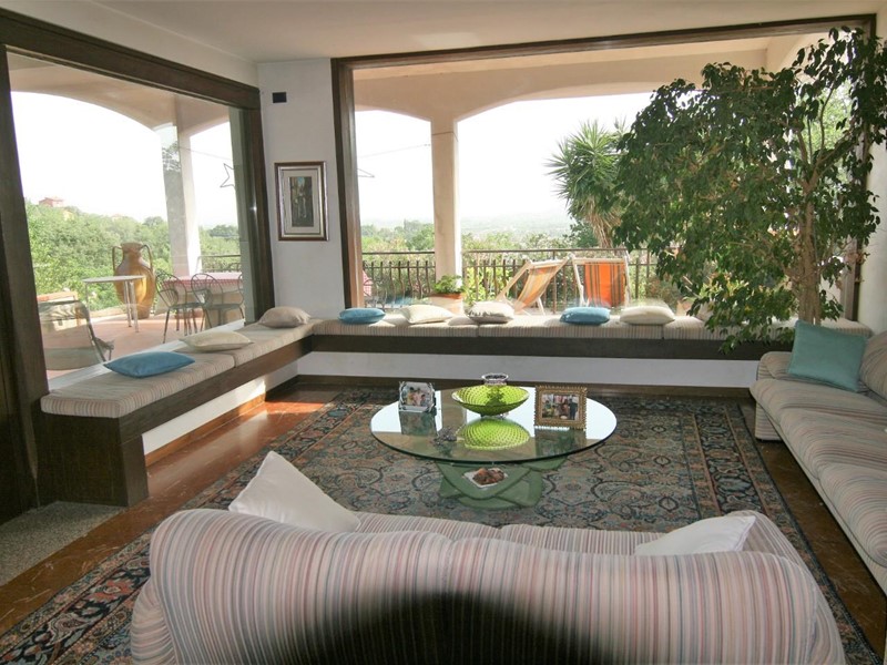 Villa in Vendita a Castelnuovo Magra, 1'000'000&euro;, 500 m², arredato, con Box
