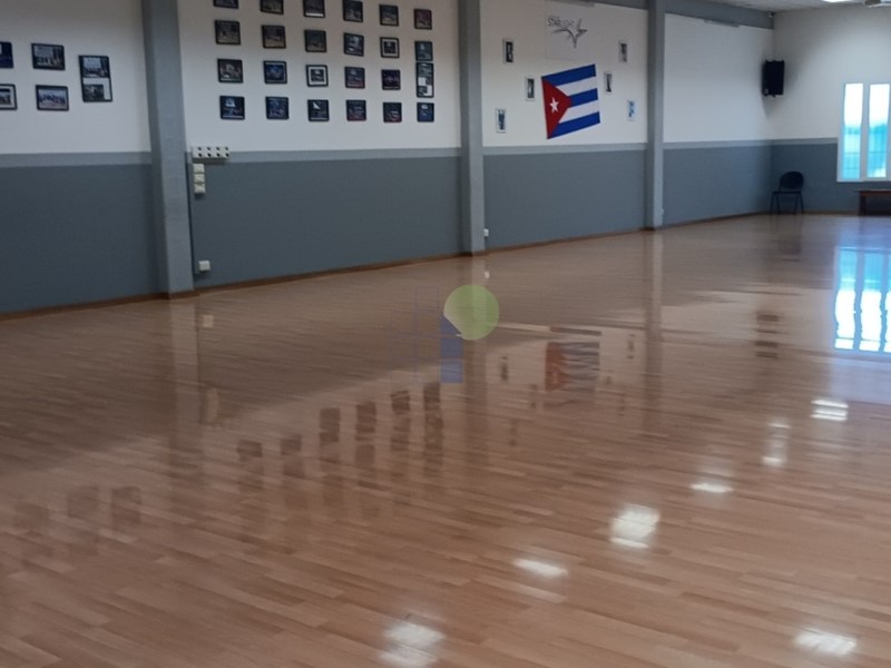 Immobile commerciale in Vendita a Livorno, zona Picchianti, 330'000&euro;, 300 m²