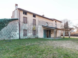 Casa Indipendente in Vendita a Breganze, 200'000€, 365 m², con Box