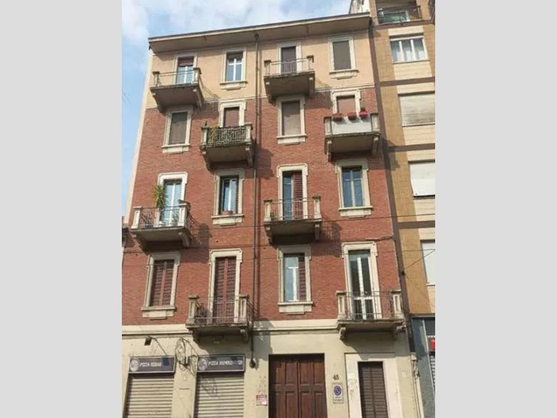 Quadrilocale in Vendita a Torino, zona Madonna di Campagna , 39'000€, 57 m²
