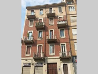 Quadrilocale in Vendita a Torino, zona Madonna di Campagna , 39'000€, 57 m²
