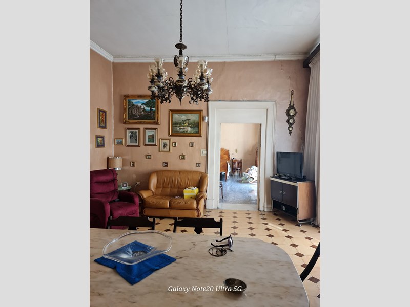 Quadrilocale in Vendita a Napoli, zona Sanità - Vergini, 278'000€, 126 m²