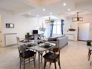 Appartamento in Affitto a Pietrasanta, 9'500€, 70 m², arredato