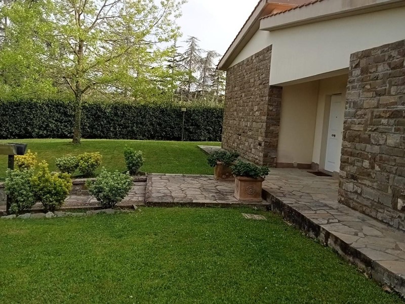 Villa in Vendita a Montelupo Fiorentino, 690'000€, 200 m², arredato