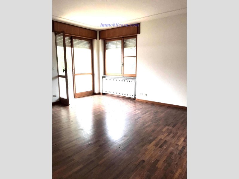 Quadrilocale in Vendita a Dronero, 160'000€, 135 m²