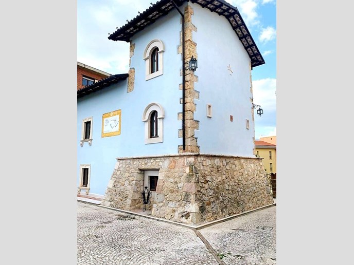 Villa in Vendita a L'Aquila, zona Gignano, 520'000&euro;, 800 m²