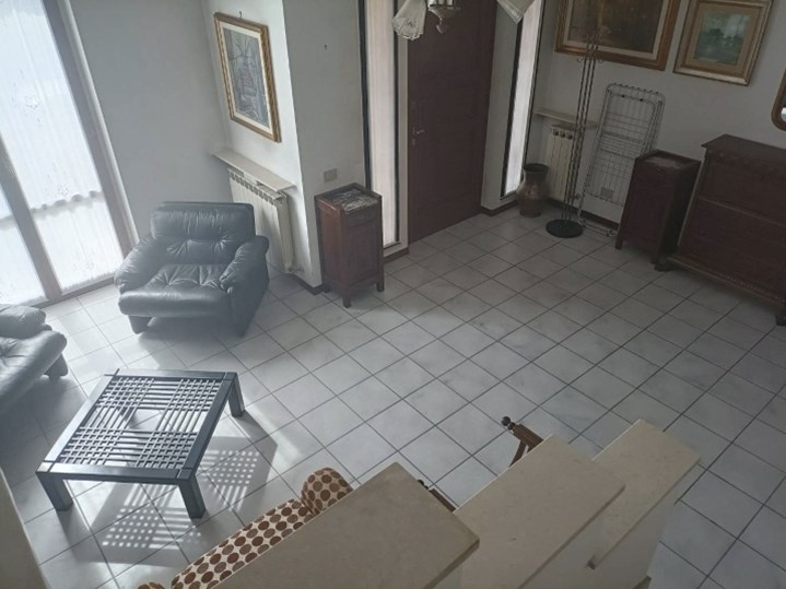 Villetta a schiera in Vendita a Vescovato, zona centrale , 135'000€, 150 m²