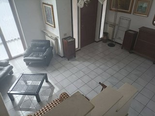 Villetta a schiera in Vendita a Vescovato, zona centrale , 135'000€, 150 m²