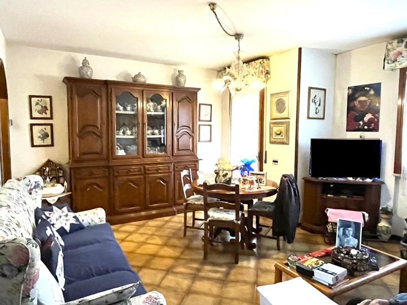 Quadrilocale in Vendita a Forte dei Marmi, 480'000€, 80 m², arredato, con Box