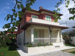 Villa bifamiliare in Vendita a Pietrasanta, zona Fiumetto, 850'000€, 153 m², arredato