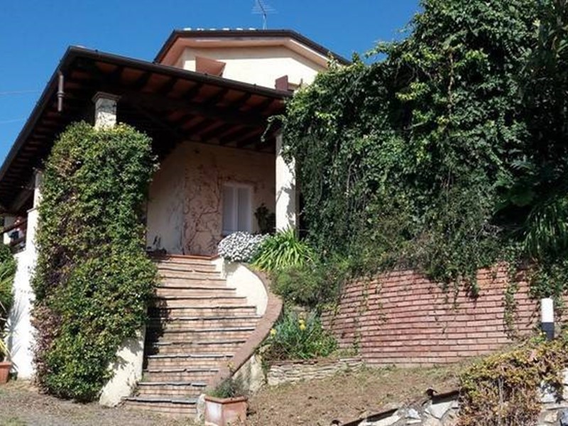 Villa bifamiliare in Vendita a Pietrasanta, 450'000€, 160 m², arredato, con Box