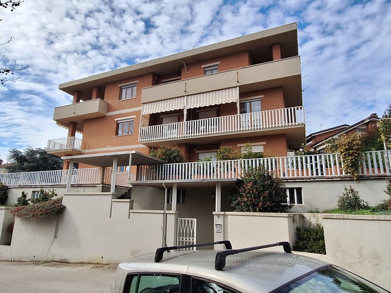 Quadrilocale in Vendita a Asti, zona nord, 88'000&euro;, 83 m²