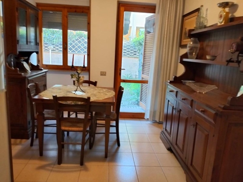 Villetta a schiera in Vendita a Ponsacco, 240'000€, 240 m², con Box
