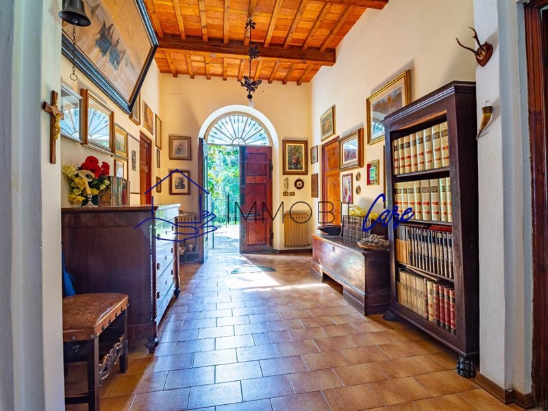 Villa in Vendita a Lucca, zona Santa Maria Del Giudice, 500'000€, 336 m²