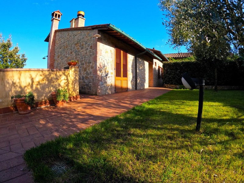 Villa in Vendita a Casole d'Elsa, 540'000€, 260 m², con Box