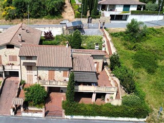 Villa in Vendita a Casole d'Elsa, 540'000€, 260 m², con Box